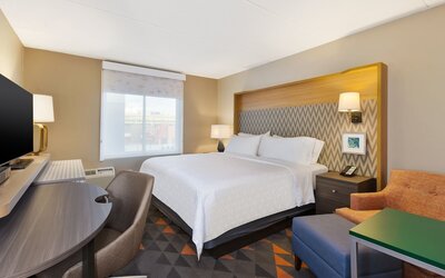 Holiday Inn Westbury - Long Island by IHG