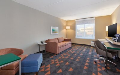 Holiday Inn Westbury - Long Island by IHG