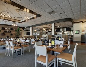 Holiday Inn Westbury - Long Island by IHG