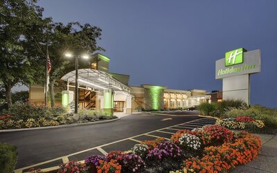 Holiday Inn Westbury - Long Island by IHG