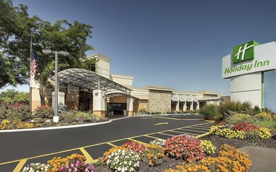 Holiday Inn Westbury - Long Island by IHG
