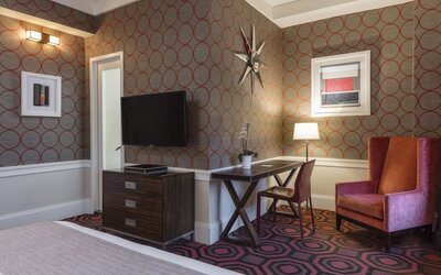 Empire Hotel