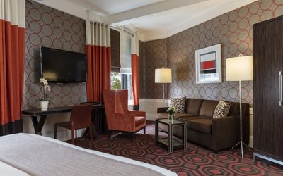 Empire Hotel