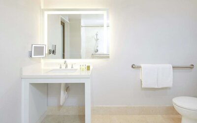 DoubleTree by Hilton Torrance - South Bay