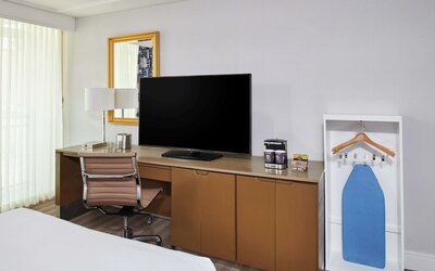 DoubleTree by Hilton Torrance - South Bay