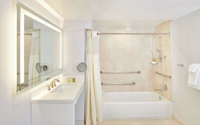 DoubleTree by Hilton Torrance - South Bay