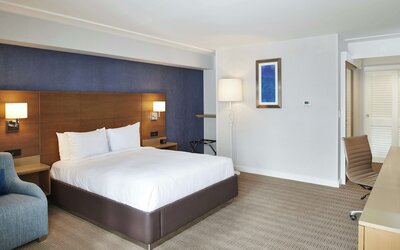 DoubleTree by Hilton Torrance - South Bay