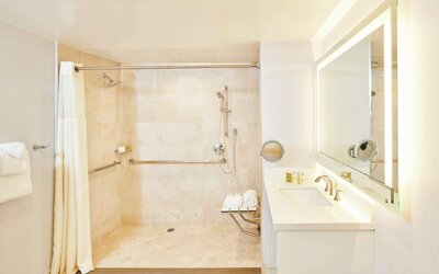 DoubleTree by Hilton Torrance - South Bay