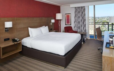 DoubleTree by Hilton Torrance - South Bay