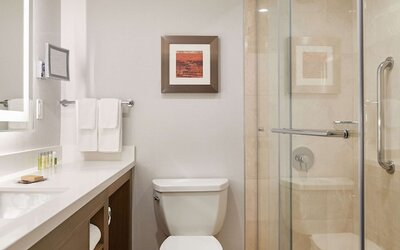 DoubleTree by Hilton Torrance - South Bay