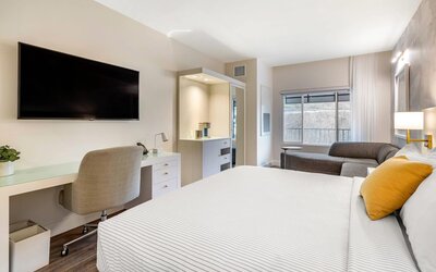 Cambria Hotel Calabasas - Malibu