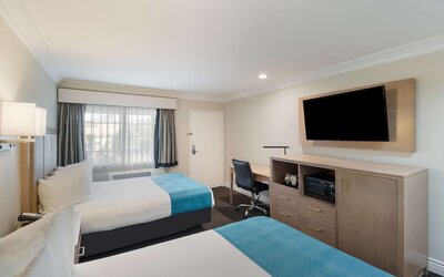 Best Western Woodland Hills Inn