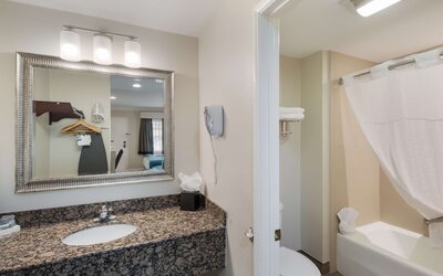Best Western Woodland Hills Inn