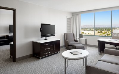 Hilton Woodland Hills / Los Angeles