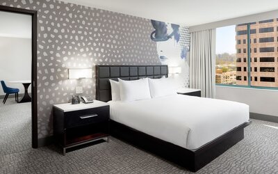 Hilton Woodland Hills / Los Angeles
