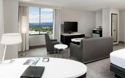 Hilton Woodland Hills / Los Angeles