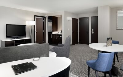 Hilton Woodland Hills / Los Angeles