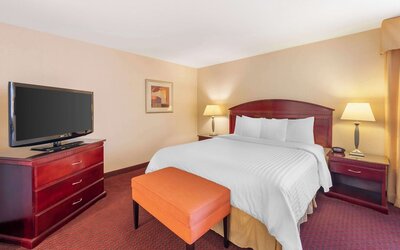 Best Western Plus West Covina Inn