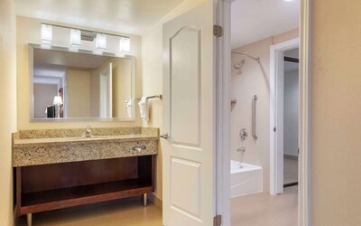 Best Western Plus West Covina Inn