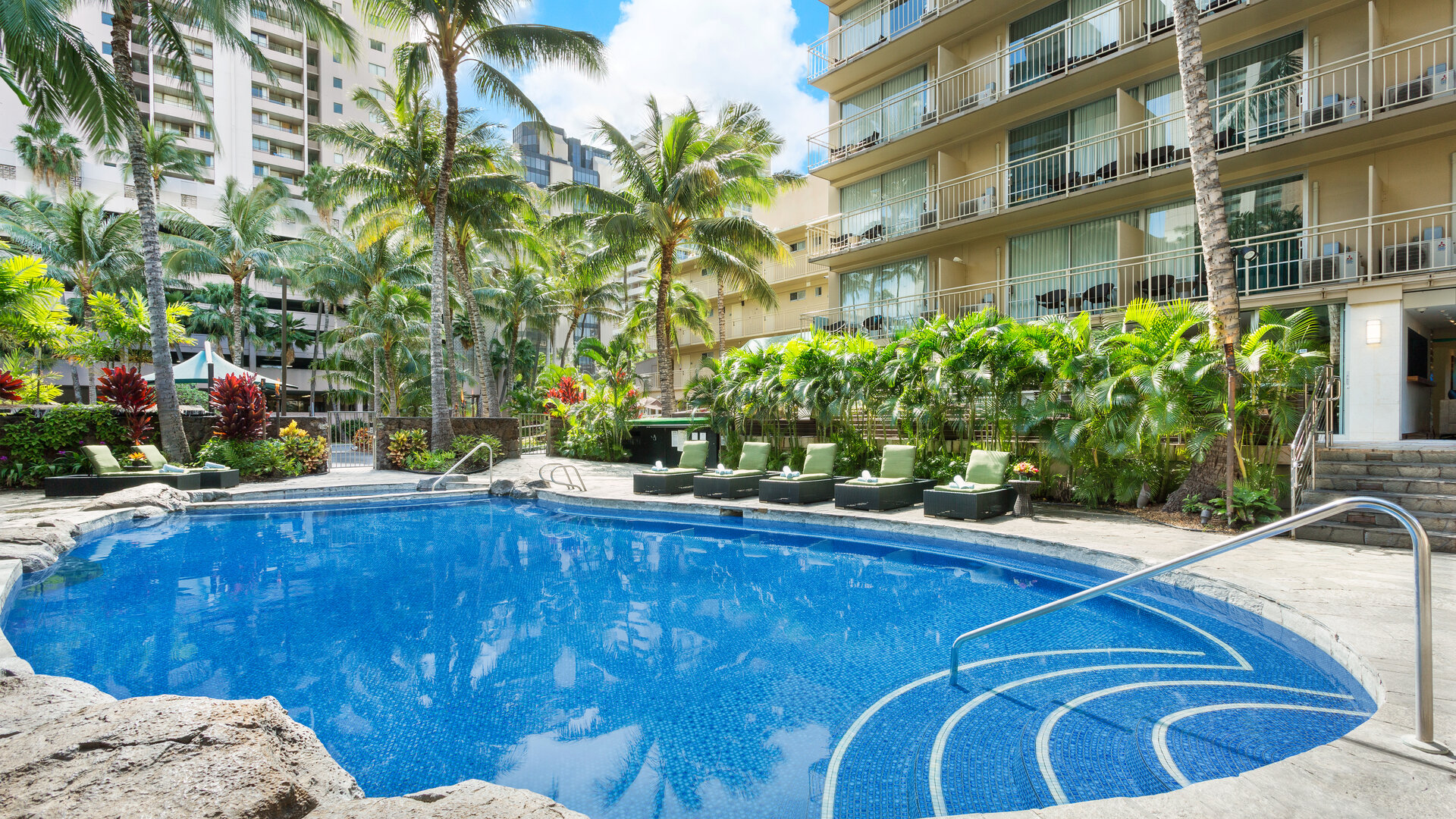 Courtyard Waikiki Beach