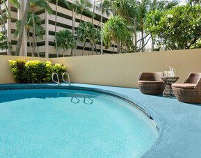 Courtyard Waikiki Beach