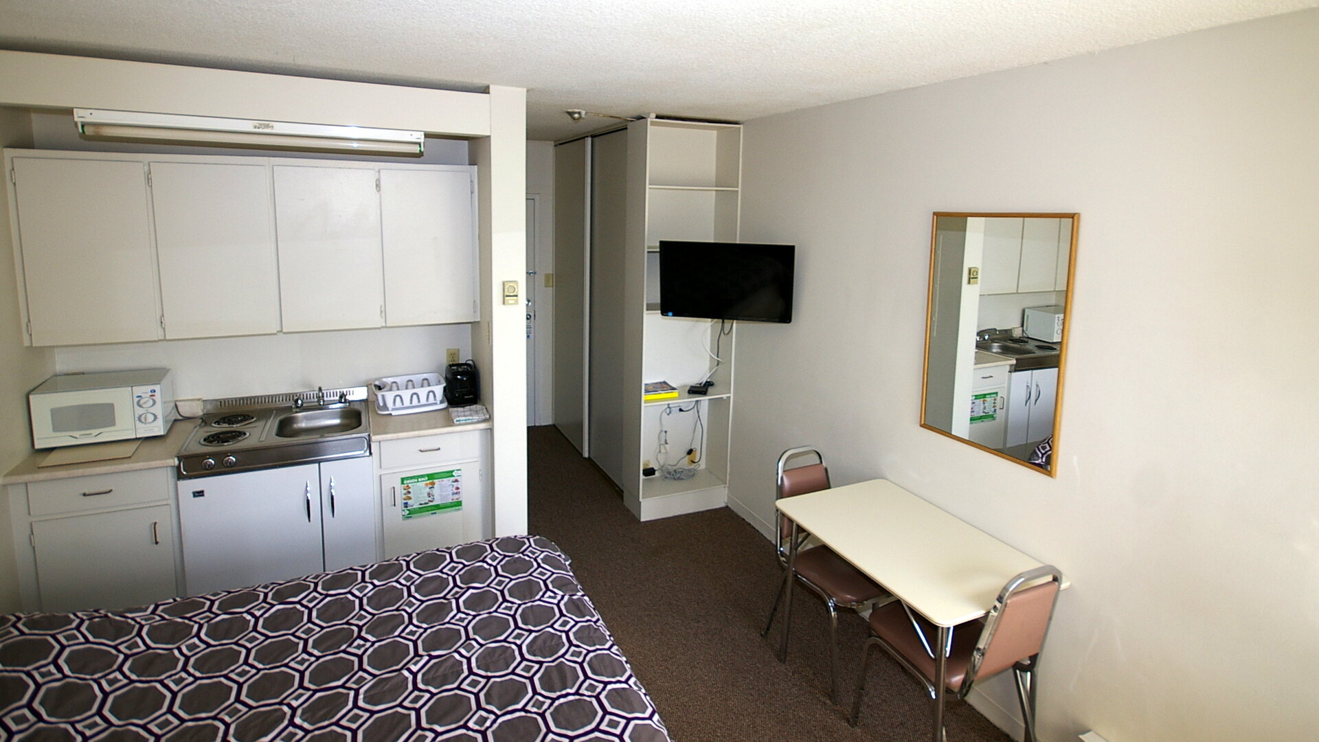 Day use room with kitchen at Alexandra Hotel.