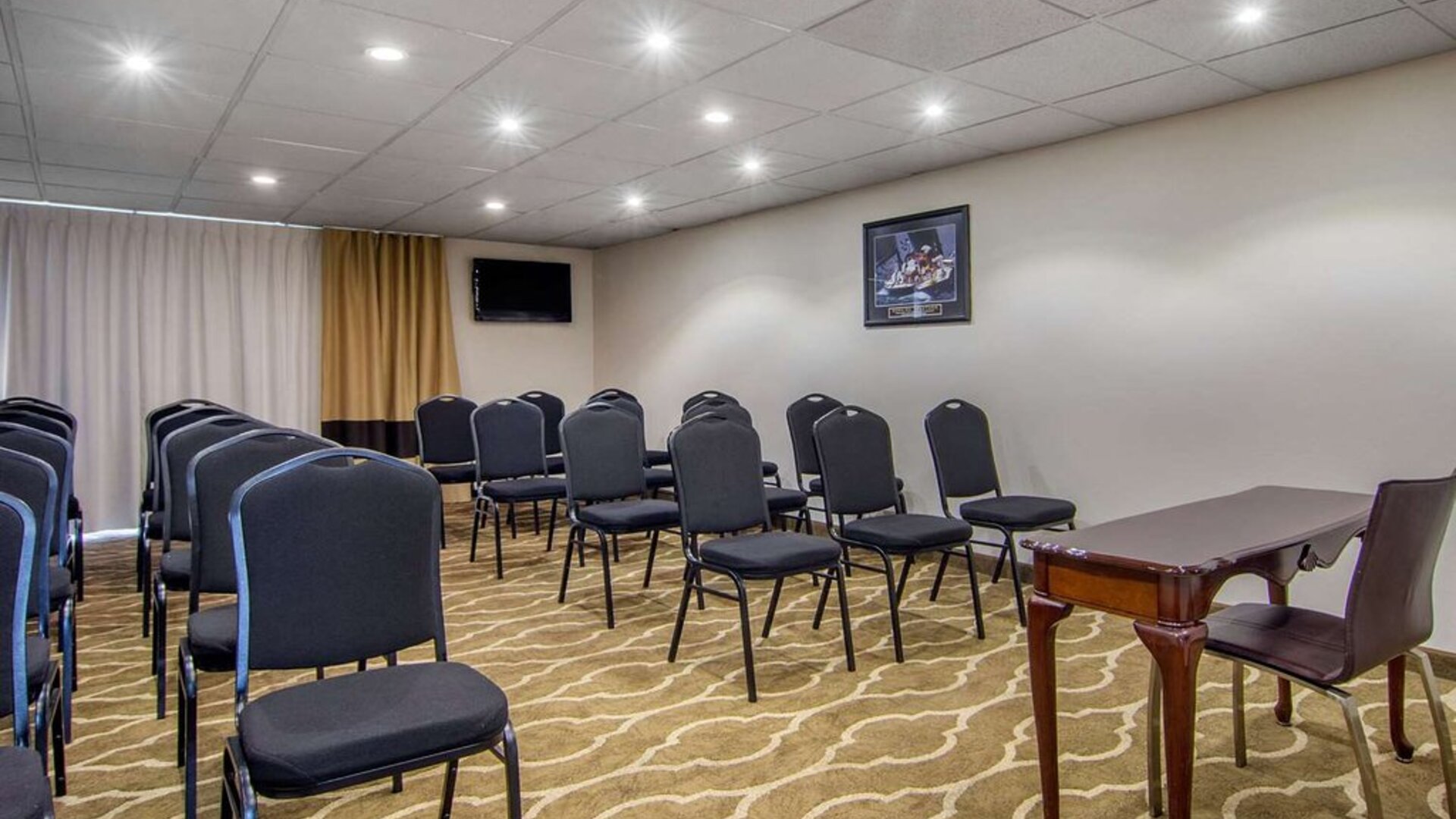 Meeting room at Comfort Inn Sandy Springs - Perimeter.