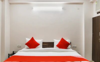 OYO 45652 Grand Oyster Homestay