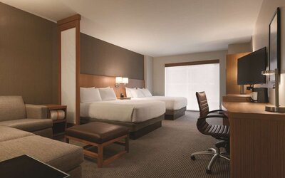 Day use room with twin bedroom and sofa at Hyatt Place West End Georgetown.