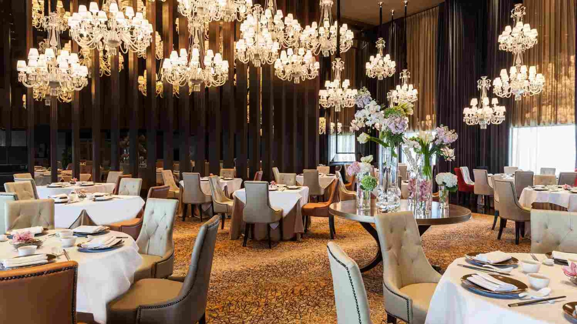 Beautiiful and elegant dining hall at the Hilton Singapore Orchard.