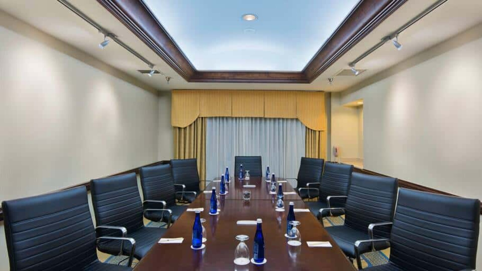 Large conference room with seats for 10-12 people.