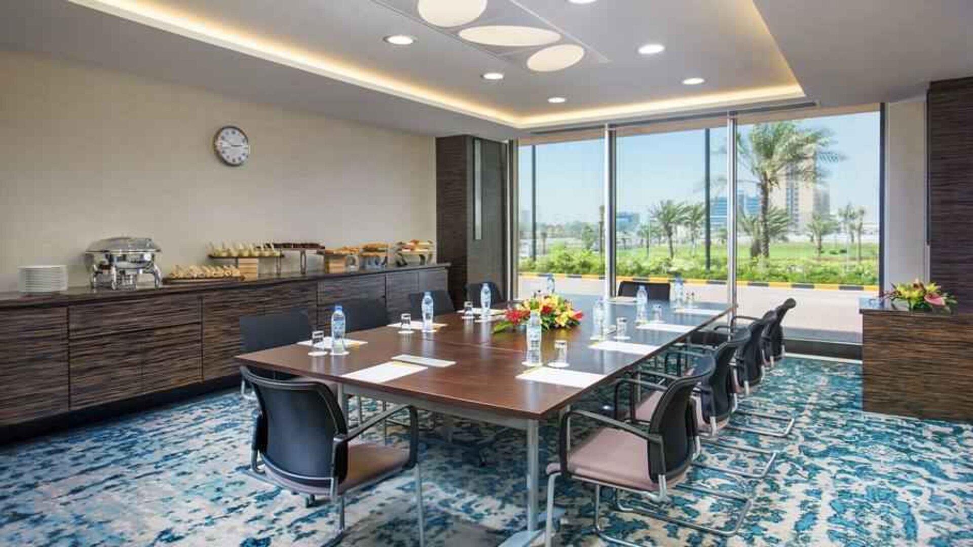 Bright meeting room perfect for small groups at the Hilton Ras Al Khaimah Beach Resort.