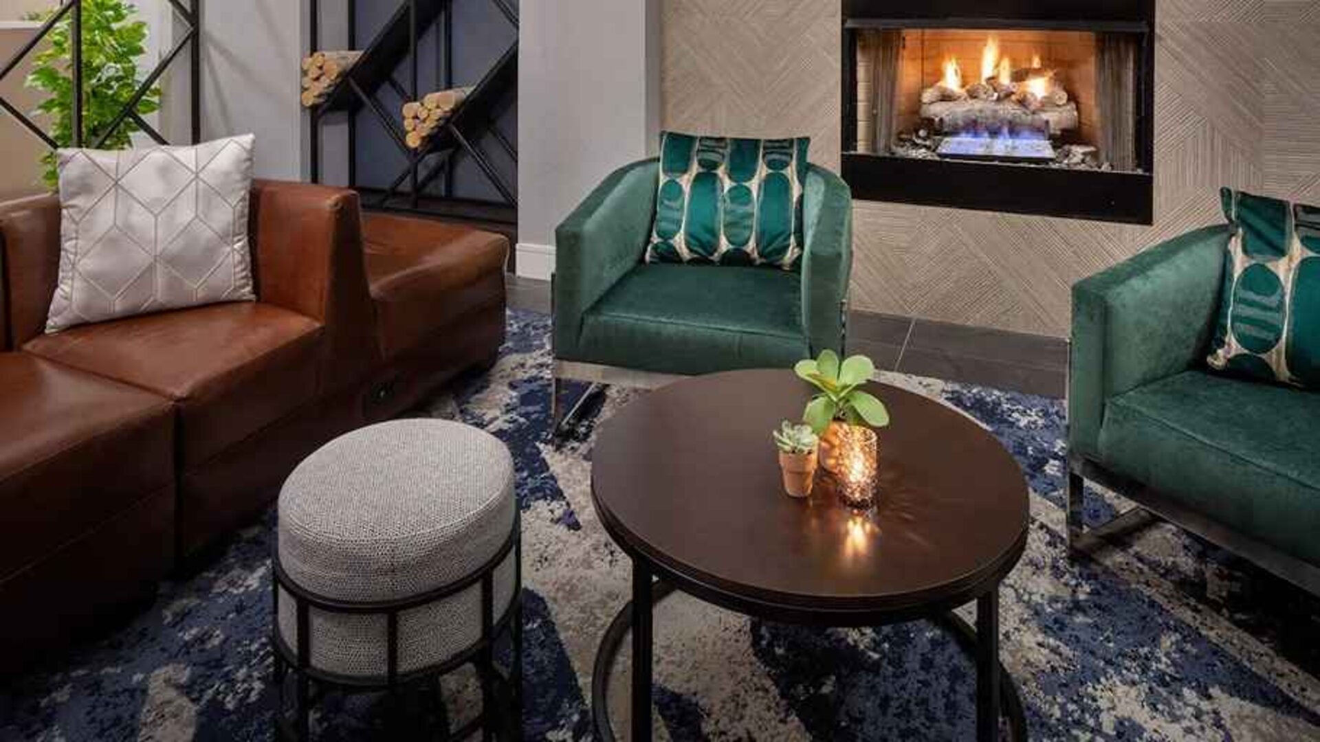 Cozy, comfortable lounge and coworking area at Hilton Garden Inn Washington DC Downtown.