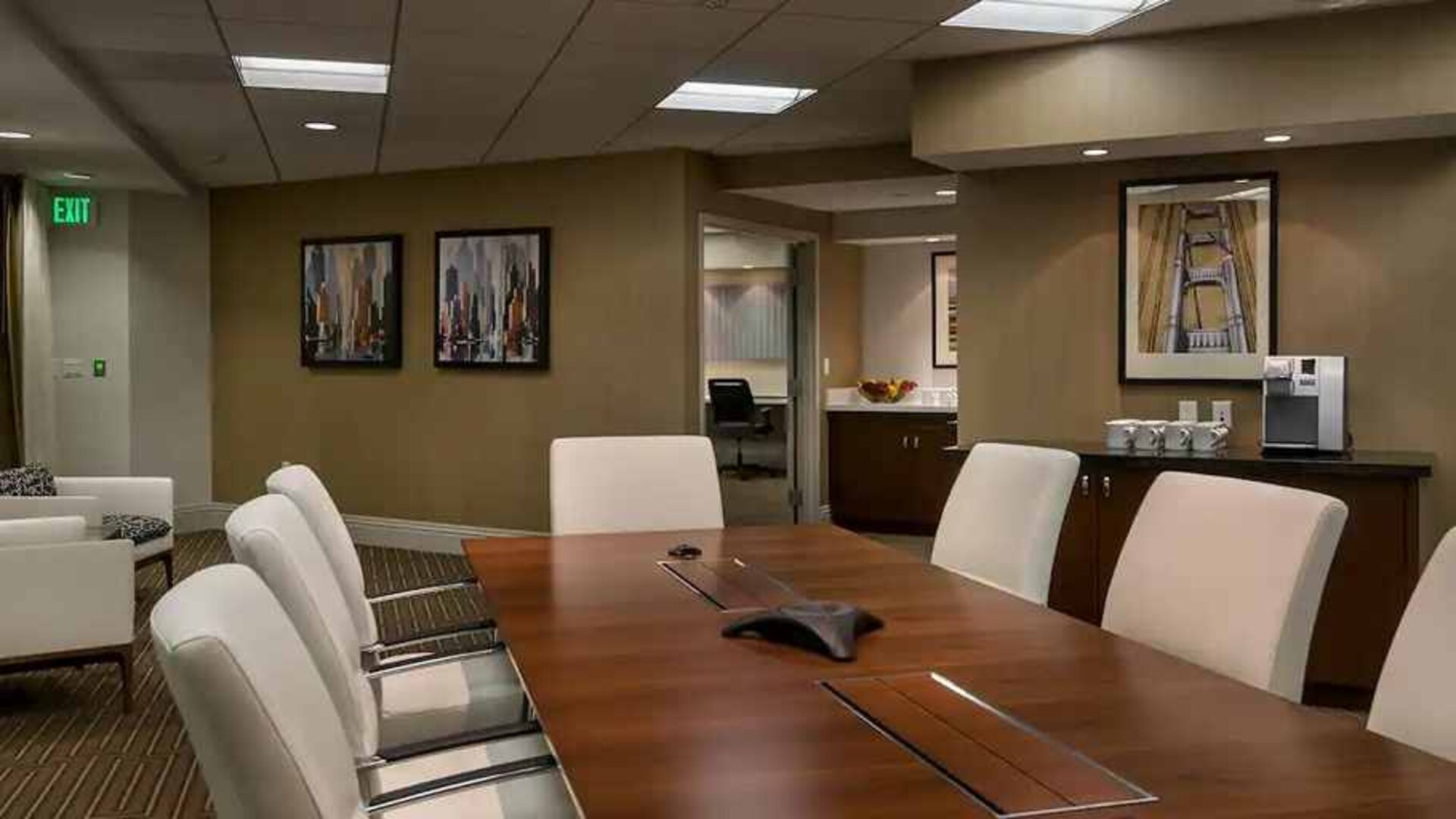 Small meeting room for business meetings and coworking at DoubleTree by Hilton Los Angeles Downtown.