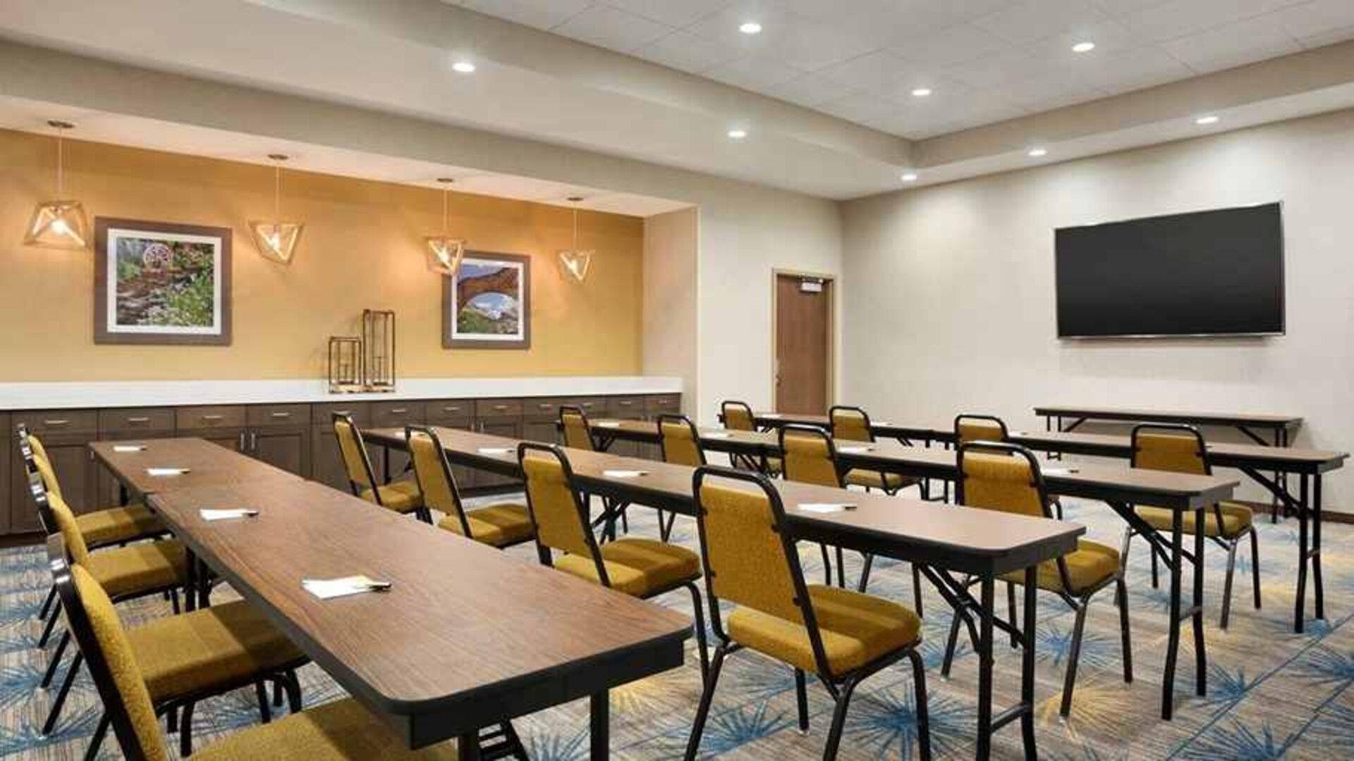 Professional meeting and conference room at Hampton Inn By Hilton, Salt Lake City Cottonwood.
