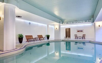 Indoor pool at the Hilton Saint John.