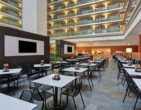 Embassy Suites By Hilton Chicago Magnificent Mile