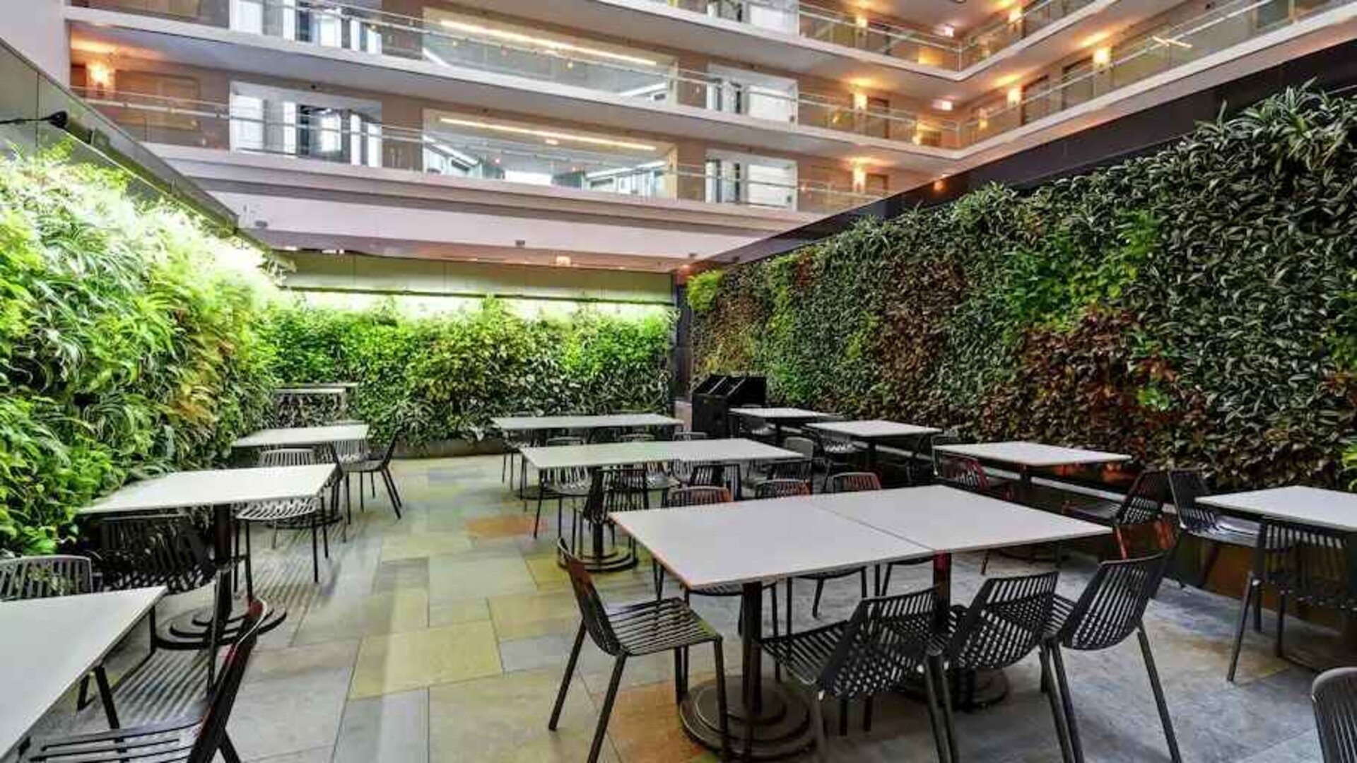 Embassy Suites By Hilton Chicago Magnificent Mile