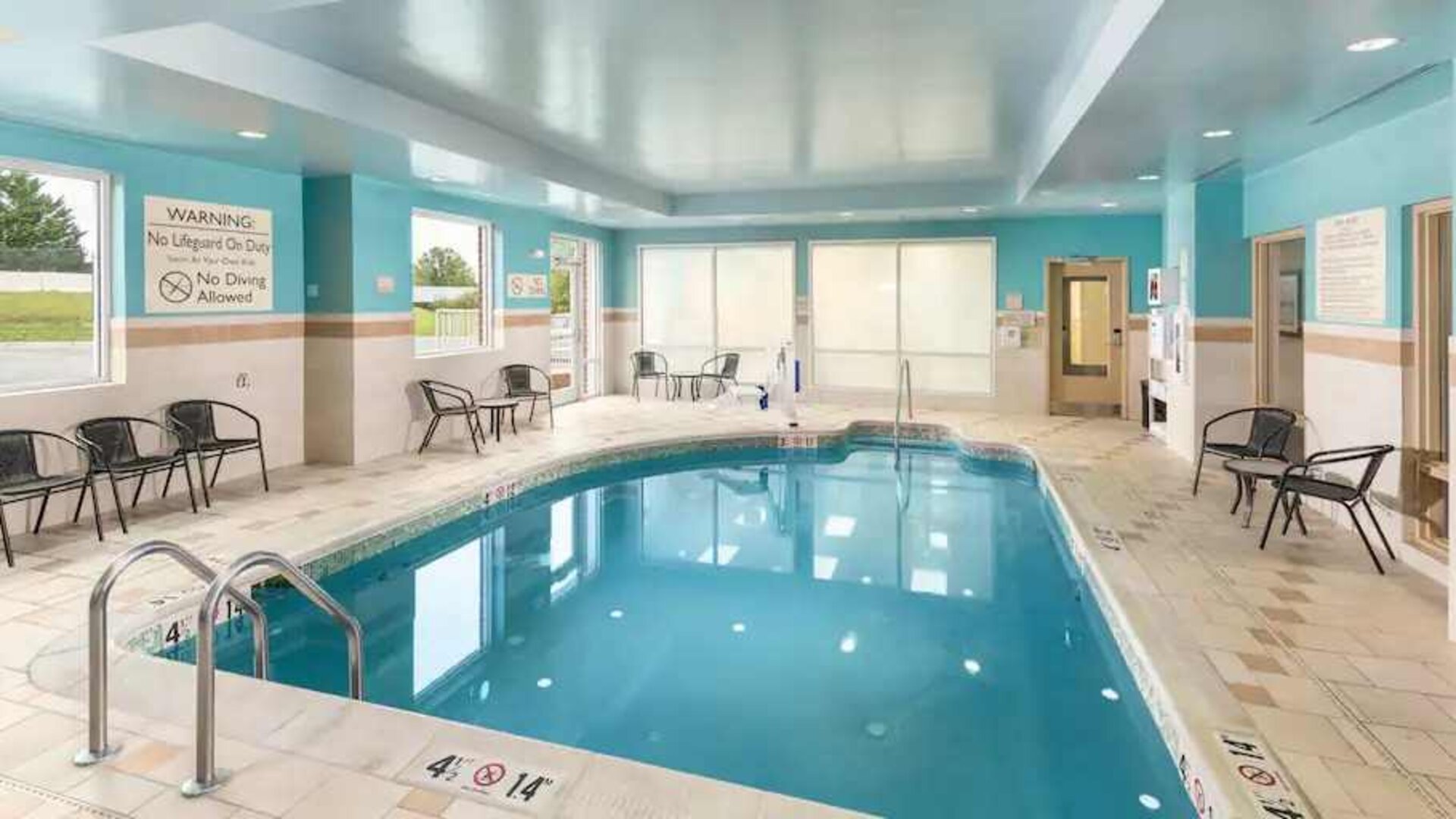 Relaxing swimming pool at the Hilton Garden Inn Silver Spring White Oak.