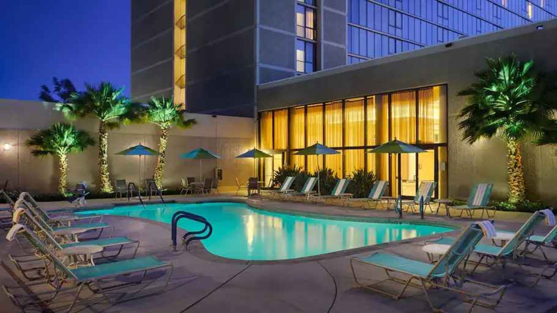 Beautiful and relaxing outdoor pool at the Hilton Sacramento-Arden West.