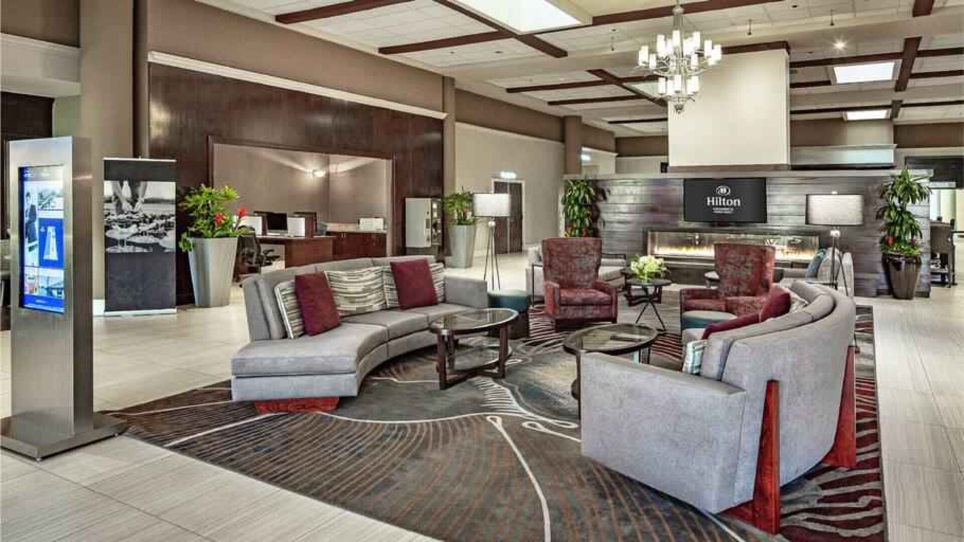 Beautiful lobby area perfect as workspace at the Hilton Sacramento-Arden West.