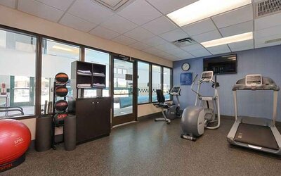 Well-equipped fitness center at Hampton Inn & Suites Pueblo-Southgate.