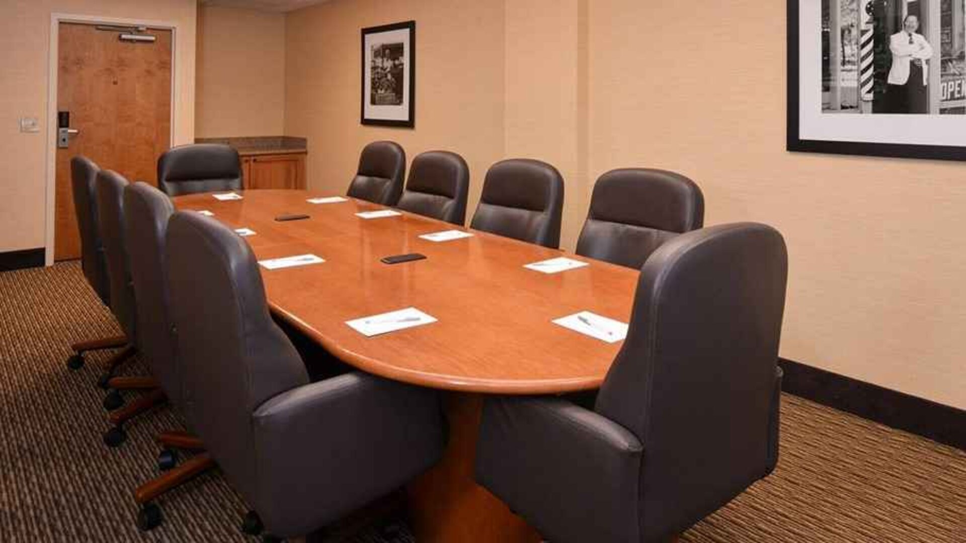 Comfortable and professional meeting room for board meetings at Hampton Inn & Suites Pueblo-Southgate.