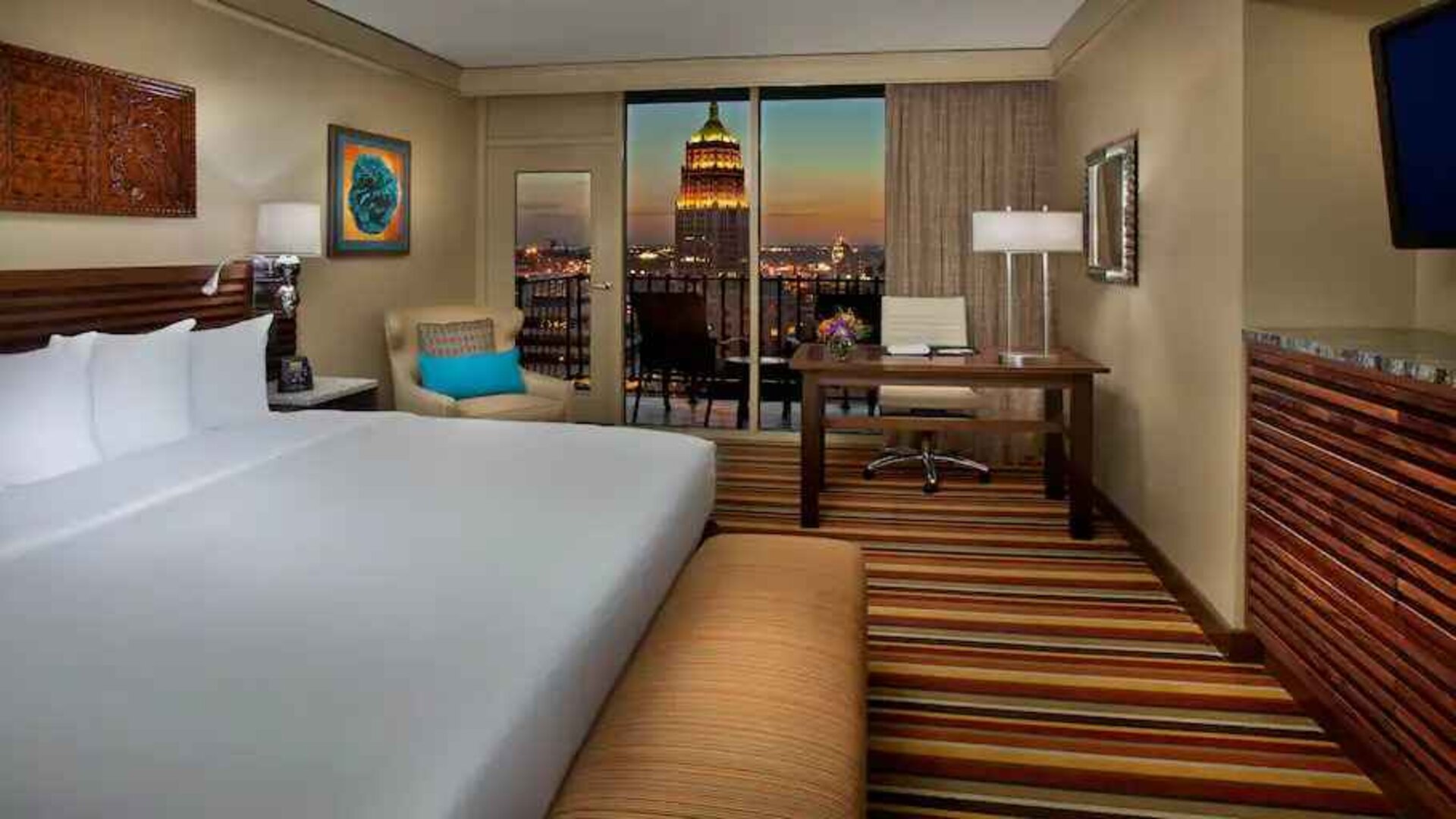 Working station in a king bedroom at the Hilton Palacio del Rio.