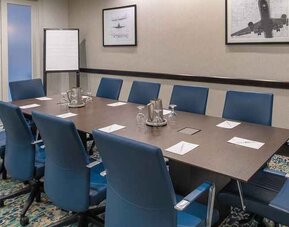 Professional meeting room ideal for all boardroom meetings at Embassy Suites by Hilton Seattle Tacoma International Airport.