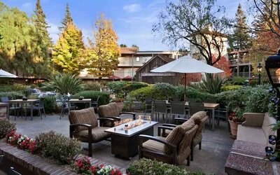 Outdoor garden patio perfect for co-working at the Embassy Suites by Hilton Napa Valley.
