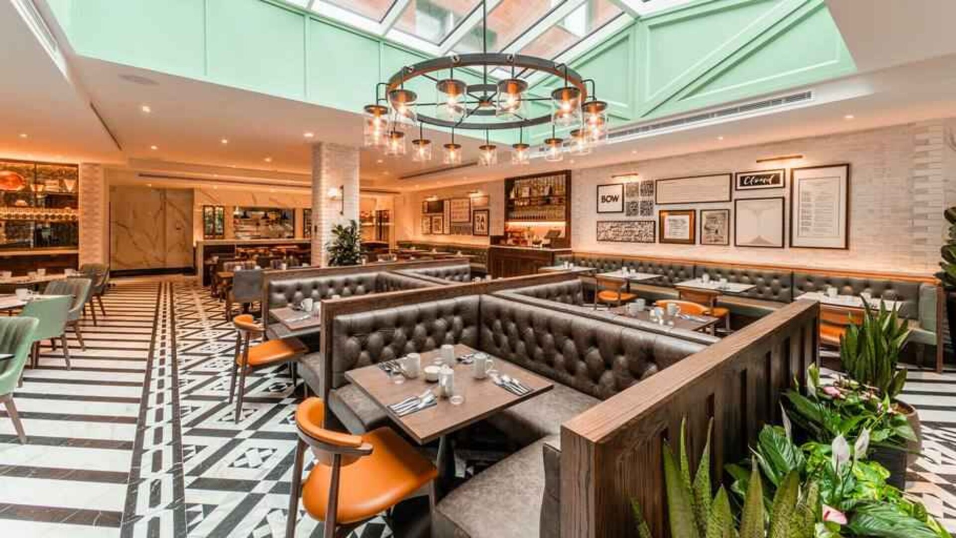 Comfortable lobby workspace at the Fellows House Cambridge, Curio Collection by Hilton.