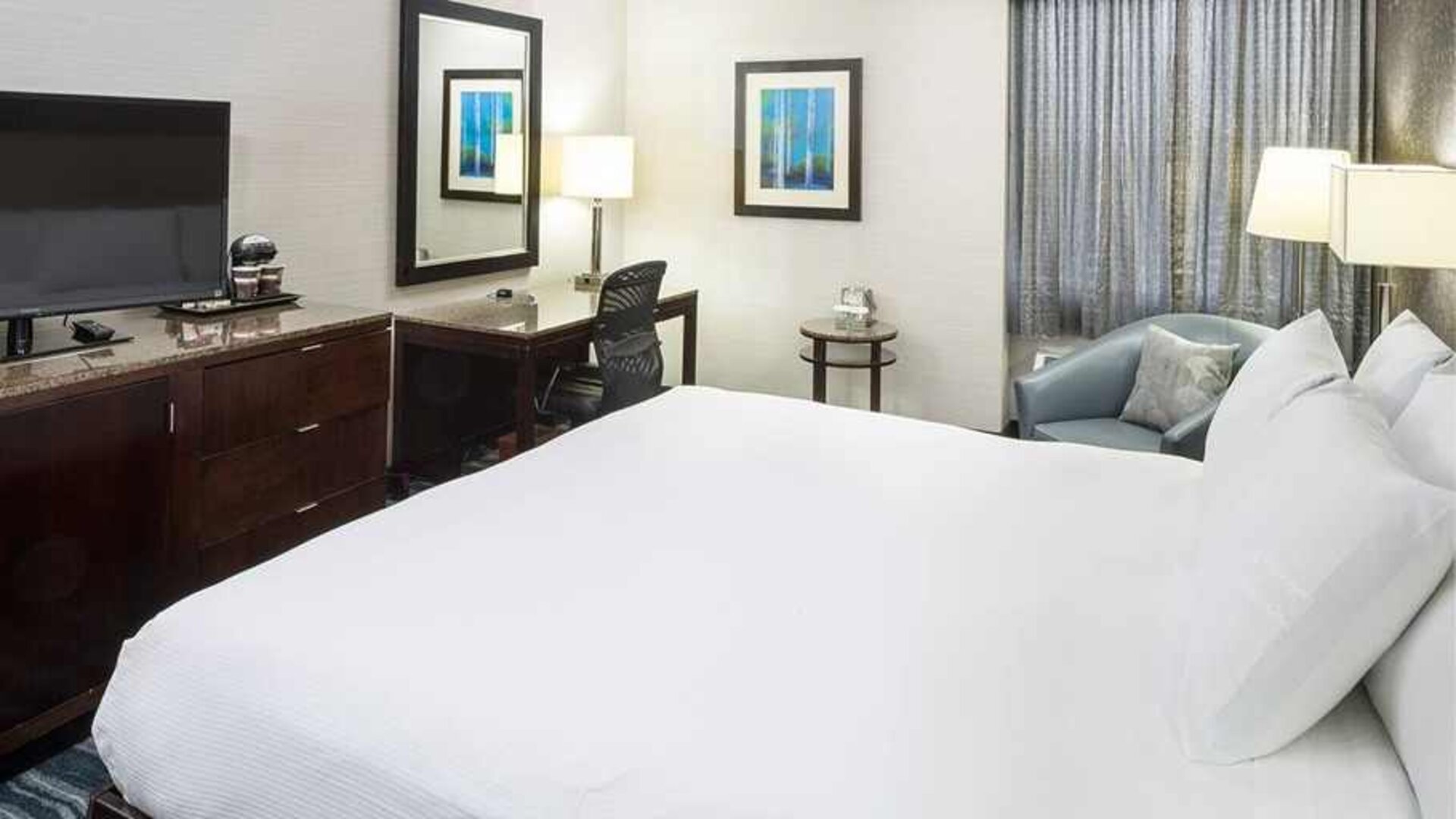 Lovely delux king room with TV and business desk at DoubleTree by Hilton Hotel Wilmington.