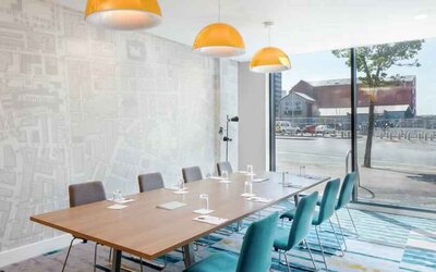 Bright meeting room at the Hampton by Hilton Belfast City Centre.