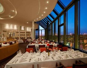 Restaurant area perfect for co-working at the Hilton Mainz.